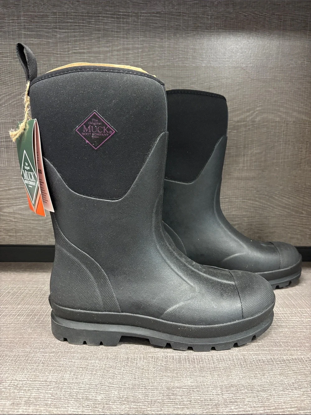 Women's Muck Chore Classic Mid Boots (Black) - Size 9